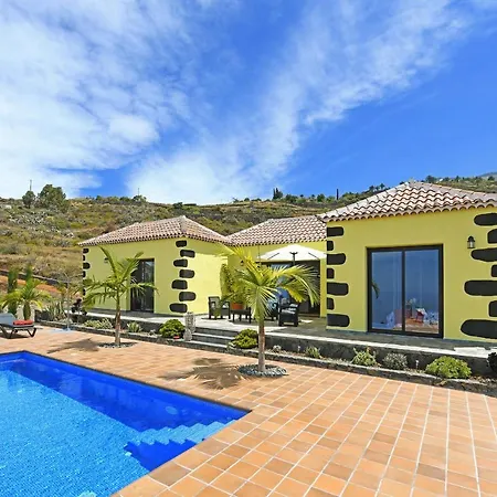 Holiday home Casa Pino Arujo *