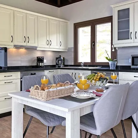 Ferienhaus Casa Pino Arujo *